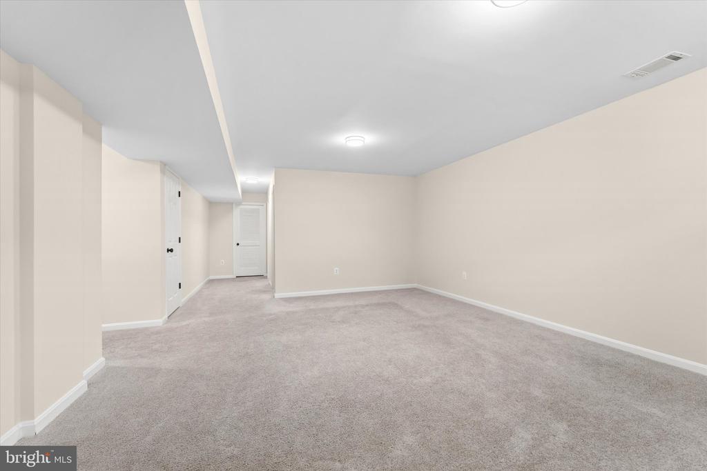 2024 CHESTNUT DR, CULPEPER, Virginia 22701, 5 Bedrooms Bedrooms, ,3 BathroomsBathrooms,Residential,2024 CHESTNUT DR,VACU2013454 MLS # VACU2013454
