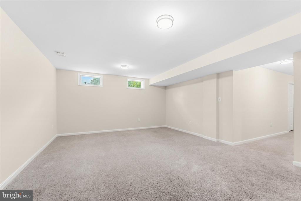 2024 CHESTNUT DR, CULPEPER, Virginia 22701, 5 Bedrooms Bedrooms, ,3 BathroomsBathrooms,Residential,2024 CHESTNUT DR,VACU2013454 MLS # VACU2013454