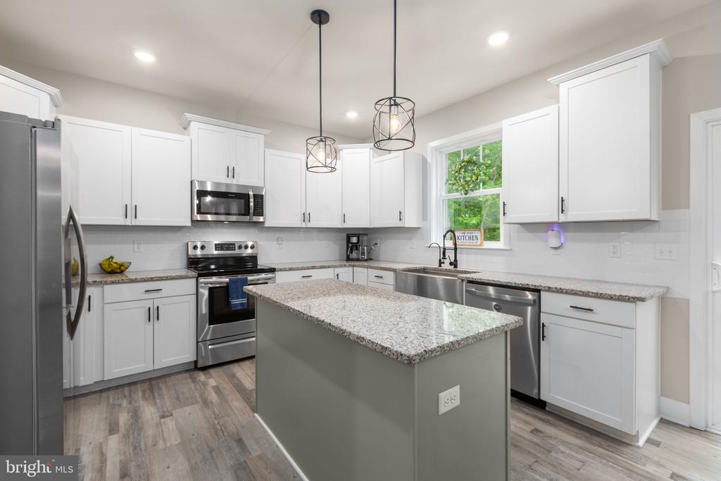 12505 FLOCK CT, SPOTSYLVANIA, Virginia 22551, 5 Bedrooms Bedrooms, ,3 BathroomsBathrooms,Residential,12505 FLOCK CT,VASP2040650 MLS # VASP2040650