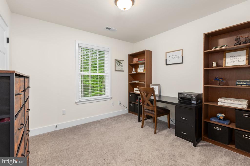 12505 FLOCK CT, SPOTSYLVANIA, Virginia 22551, 5 Bedrooms Bedrooms, ,3 BathroomsBathrooms,Residential,12505 FLOCK CT,VASP2040650 MLS # VASP2040650