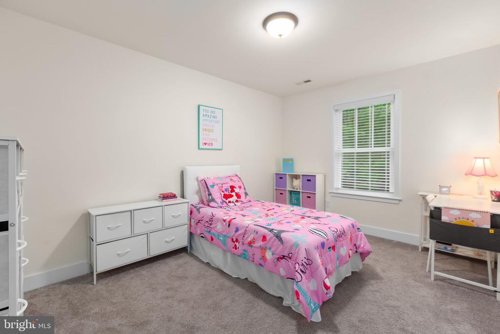 12505 FLOCK CT, SPOTSYLVANIA, Virginia 22551, 5 Bedrooms Bedrooms, ,3 BathroomsBathrooms,Residential,12505 FLOCK CT,VASP2040650 MLS # VASP2040650