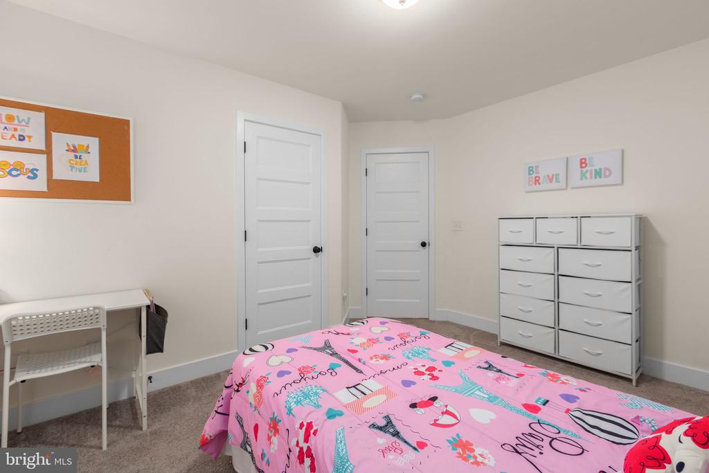 12505 FLOCK CT, SPOTSYLVANIA, Virginia 22551, 5 Bedrooms Bedrooms, ,3 BathroomsBathrooms,Residential,12505 FLOCK CT,VASP2040650 MLS # VASP2040650