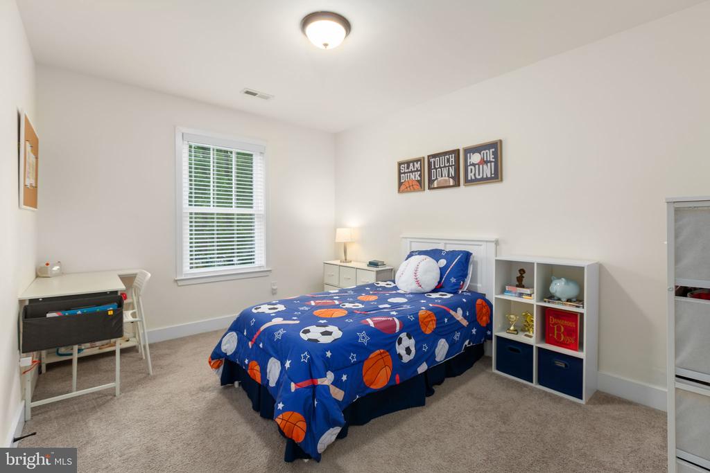 12505 FLOCK CT, SPOTSYLVANIA, Virginia 22551, 5 Bedrooms Bedrooms, ,3 BathroomsBathrooms,Residential,12505 FLOCK CT,VASP2040650 MLS # VASP2040650