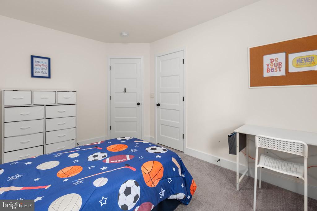 12505 FLOCK CT, SPOTSYLVANIA, Virginia 22551, 5 Bedrooms Bedrooms, ,3 BathroomsBathrooms,Residential,12505 FLOCK CT,VASP2040650 MLS # VASP2040650