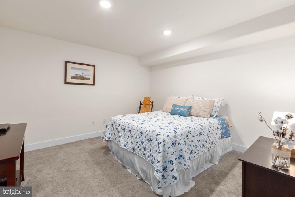12505 FLOCK CT, SPOTSYLVANIA, Virginia 22551, 5 Bedrooms Bedrooms, ,3 BathroomsBathrooms,Residential,12505 FLOCK CT,VASP2040650 MLS # VASP2040650