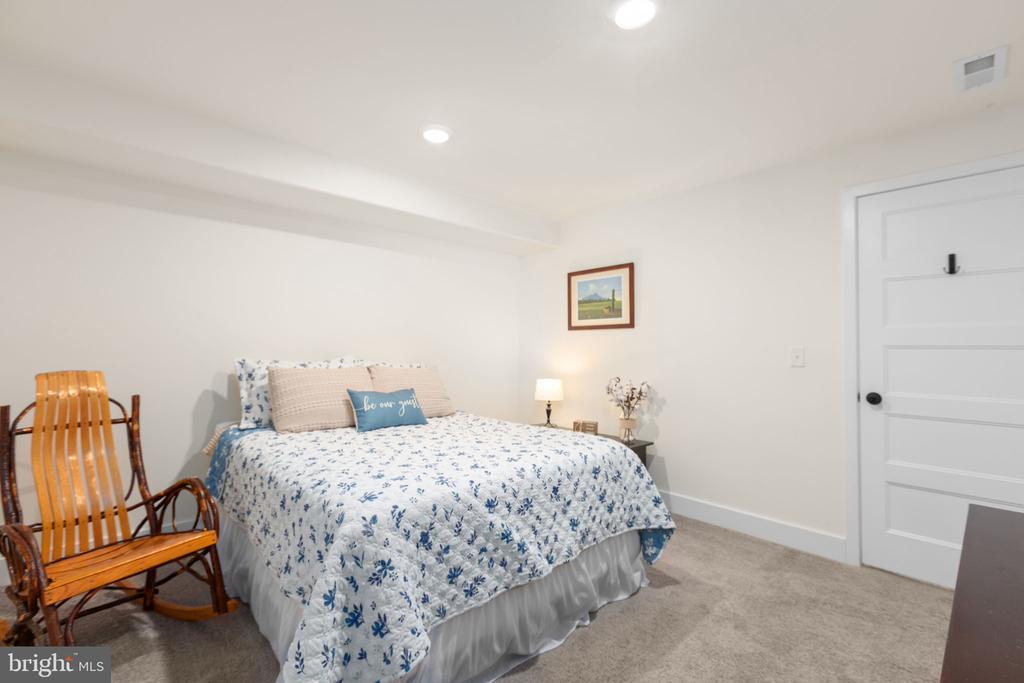 12505 FLOCK CT, SPOTSYLVANIA, Virginia 22551, 5 Bedrooms Bedrooms, ,3 BathroomsBathrooms,Residential,12505 FLOCK CT,VASP2040650 MLS # VASP2040650