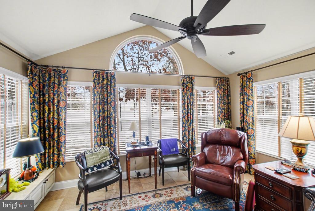 6223 AUTUMN LEAF DR, FREDERICKSBURG, Virginia 22407, 2 Bedrooms Bedrooms, ,2 BathroomsBathrooms,Residential,6223 AUTUMN LEAF DR,VASP2041448 MLS # VASP2041448