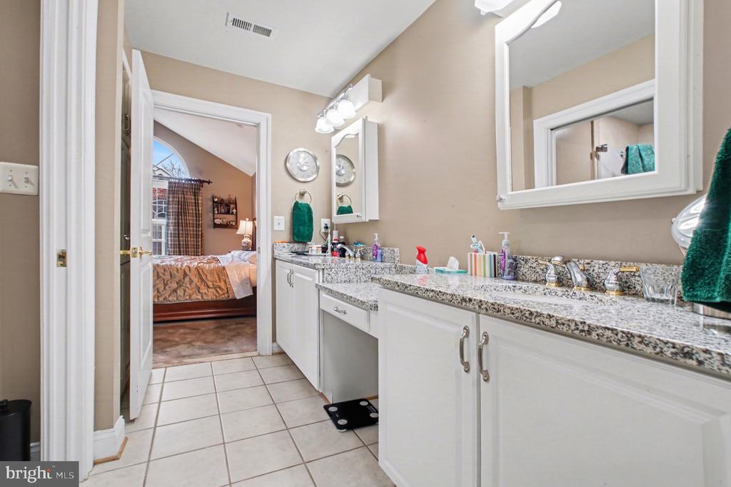 6223 AUTUMN LEAF DR, FREDERICKSBURG, Virginia 22407, 2 Bedrooms Bedrooms, ,2 BathroomsBathrooms,Residential,6223 AUTUMN LEAF DR,VASP2041448 MLS # VASP2041448