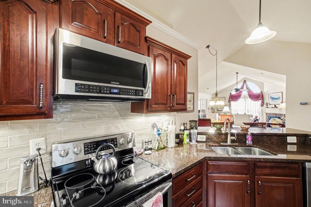 6223 AUTUMN LEAF DR, FREDERICKSBURG, Virginia 22407, 2 Bedrooms Bedrooms, ,2 BathroomsBathrooms,Residential,6223 AUTUMN LEAF DR,VASP2041448 MLS # VASP2041448