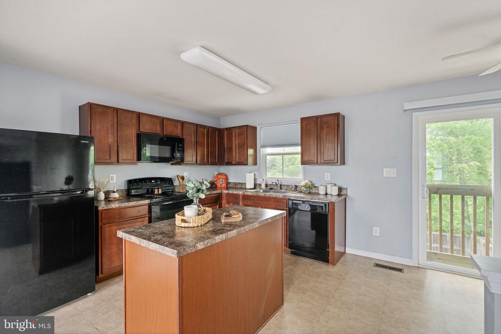 1901 CREPE MYRTLE LN, CULPEPER, Virginia 22701, 3 Bedrooms Bedrooms, ,2 BathroomsBathrooms,Residential,1901 CREPE MYRTLE LN,VACU2013486 MLS # VACU2013486