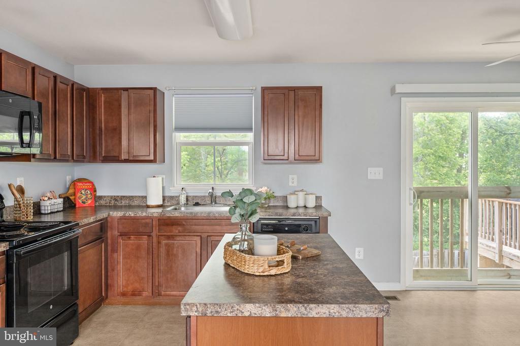 1901 CREPE MYRTLE LN, CULPEPER, Virginia 22701, 3 Bedrooms Bedrooms, ,2 BathroomsBathrooms,Residential,1901 CREPE MYRTLE LN,VACU2013486 MLS # VACU2013486
