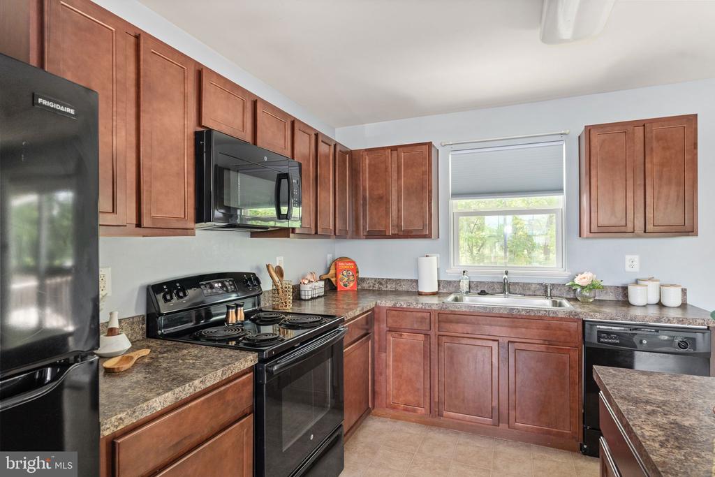 1901 CREPE MYRTLE LN, CULPEPER, Virginia 22701, 3 Bedrooms Bedrooms, ,2 BathroomsBathrooms,Residential,1901 CREPE MYRTLE LN,VACU2013486 MLS # VACU2013486