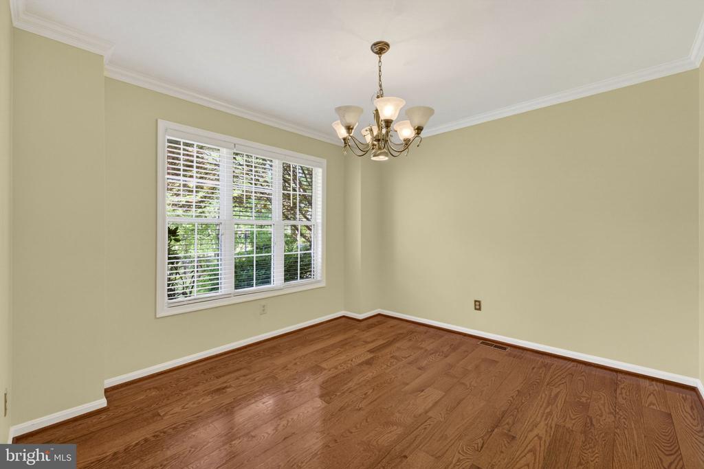 12151 DEERFIELD LN, AMISSVILLE, Virginia 20106, 3 Bedrooms Bedrooms, ,2 BathroomsBathrooms,Residential,12151 DEERFIELD LN,VAFQ2021742 MLS # VAFQ2021742
