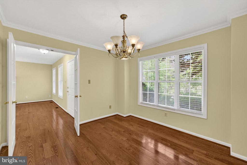 12151 DEERFIELD LN, AMISSVILLE, Virginia 20106, 3 Bedrooms Bedrooms, ,2 BathroomsBathrooms,Residential,12151 DEERFIELD LN,VAFQ2021742 MLS # VAFQ2021742
