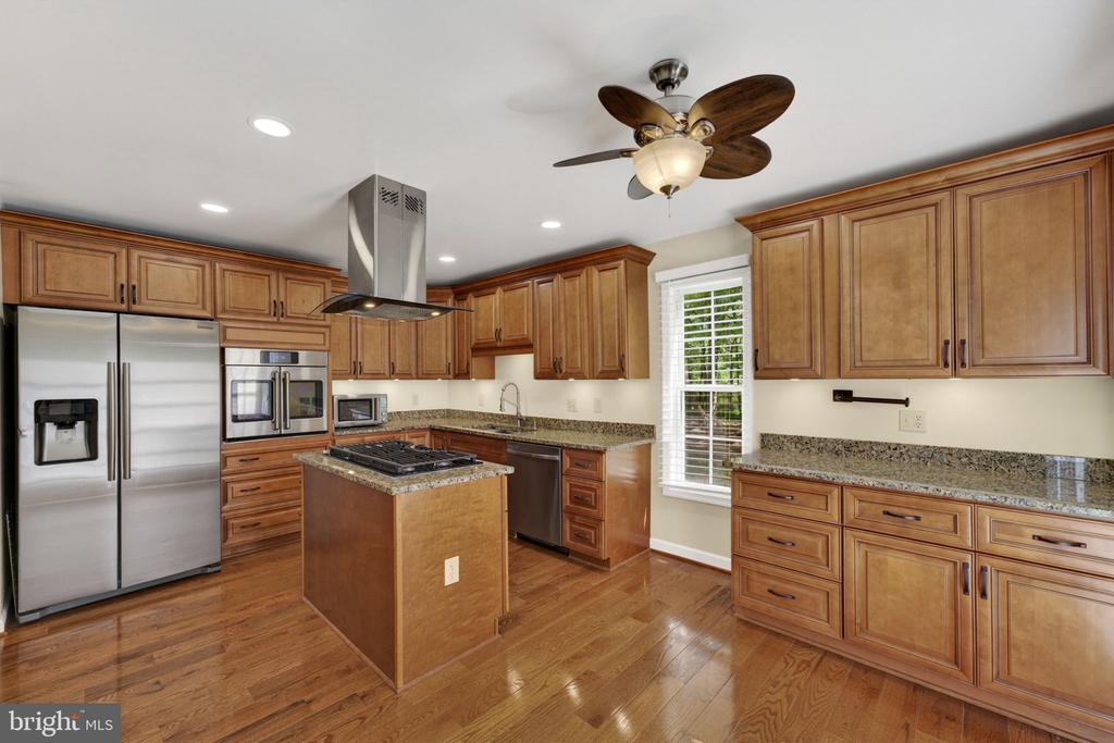 12151 DEERFIELD LN, AMISSVILLE, Virginia 20106, 3 Bedrooms Bedrooms, ,2 BathroomsBathrooms,Residential,12151 DEERFIELD LN,VAFQ2021742 MLS # VAFQ2021742