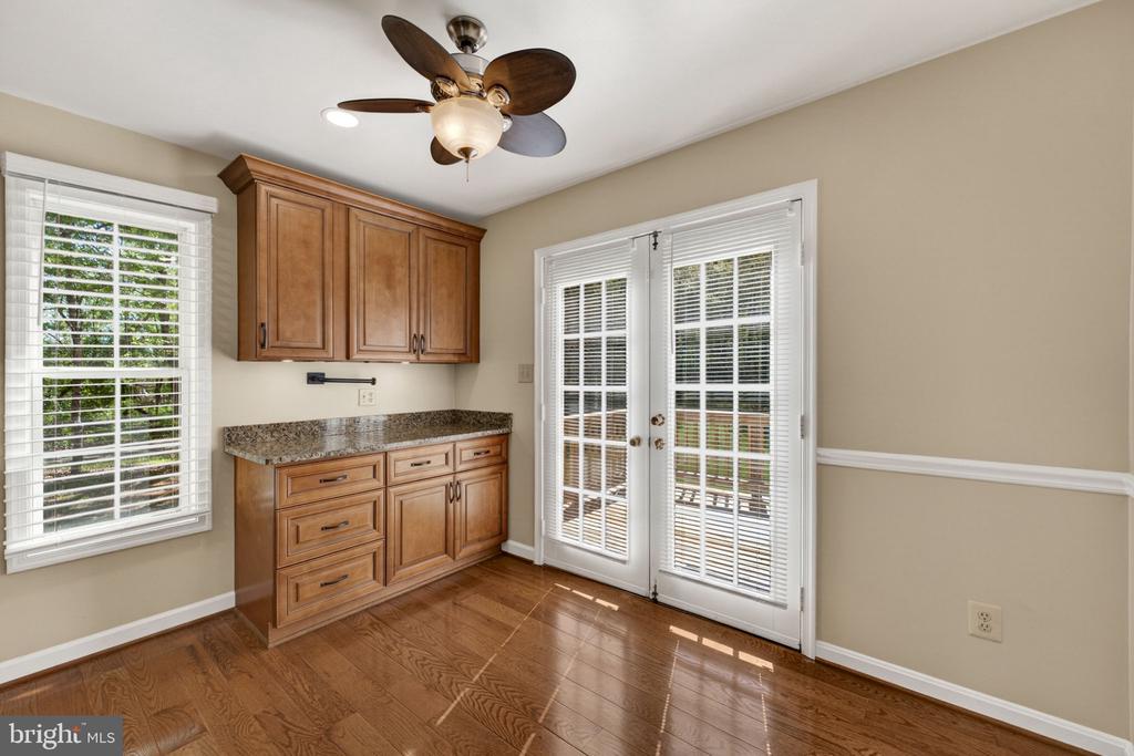 12151 DEERFIELD LN, AMISSVILLE, Virginia 20106, 3 Bedrooms Bedrooms, ,2 BathroomsBathrooms,Residential,12151 DEERFIELD LN,VAFQ2021742 MLS # VAFQ2021742