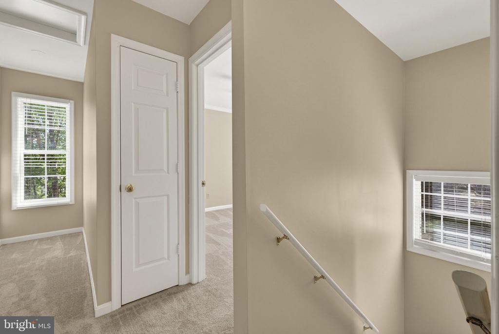 12151 DEERFIELD LN, AMISSVILLE, Virginia 20106, 3 Bedrooms Bedrooms, ,2 BathroomsBathrooms,Residential,12151 DEERFIELD LN,VAFQ2021742 MLS # VAFQ2021742