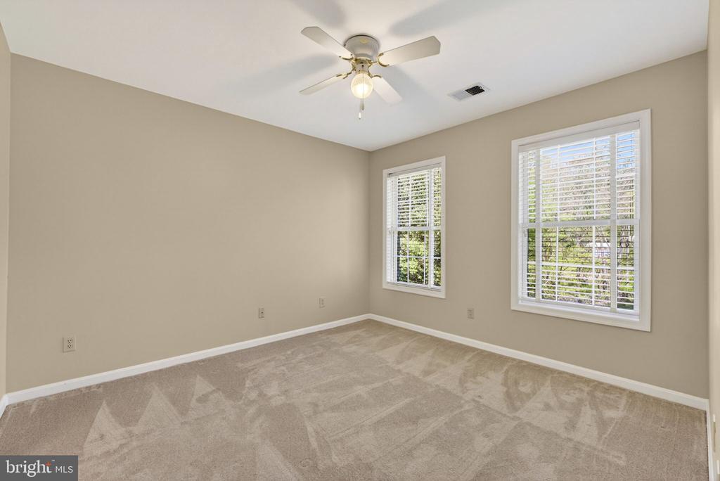 12151 DEERFIELD LN, AMISSVILLE, Virginia 20106, 3 Bedrooms Bedrooms, ,2 BathroomsBathrooms,Residential,12151 DEERFIELD LN,VAFQ2021742 MLS # VAFQ2021742