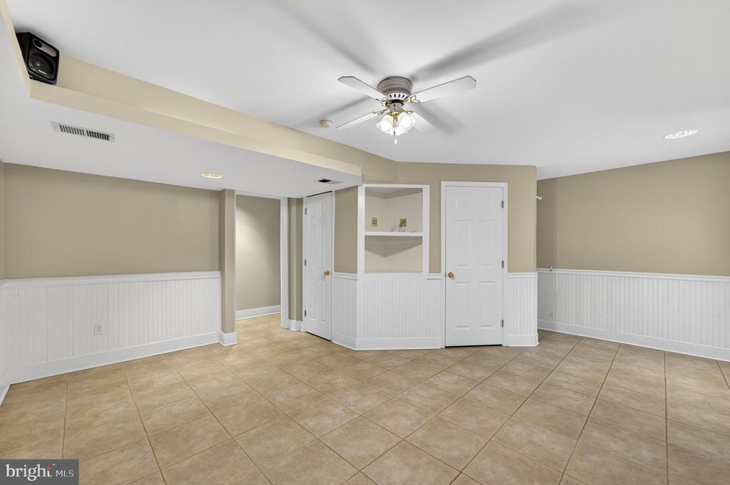 12151 DEERFIELD LN, AMISSVILLE, Virginia 20106, 3 Bedrooms Bedrooms, ,2 BathroomsBathrooms,Residential,12151 DEERFIELD LN,VAFQ2021742 MLS # VAFQ2021742