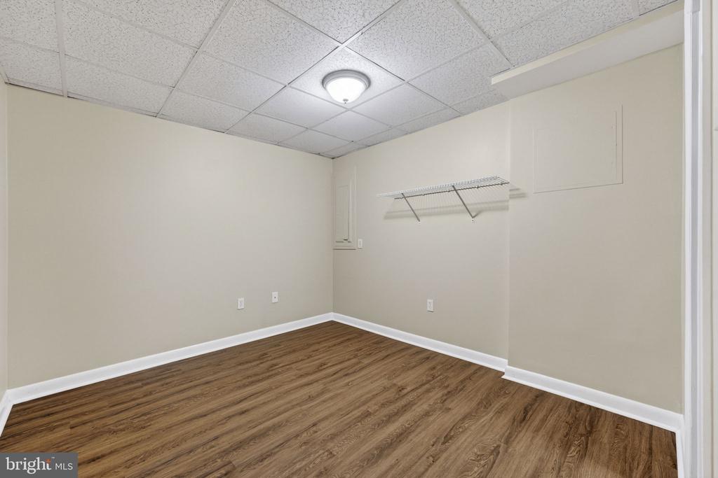 12151 DEERFIELD LN, AMISSVILLE, Virginia 20106, 3 Bedrooms Bedrooms, ,2 BathroomsBathrooms,Residential,12151 DEERFIELD LN,VAFQ2021742 MLS # VAFQ2021742