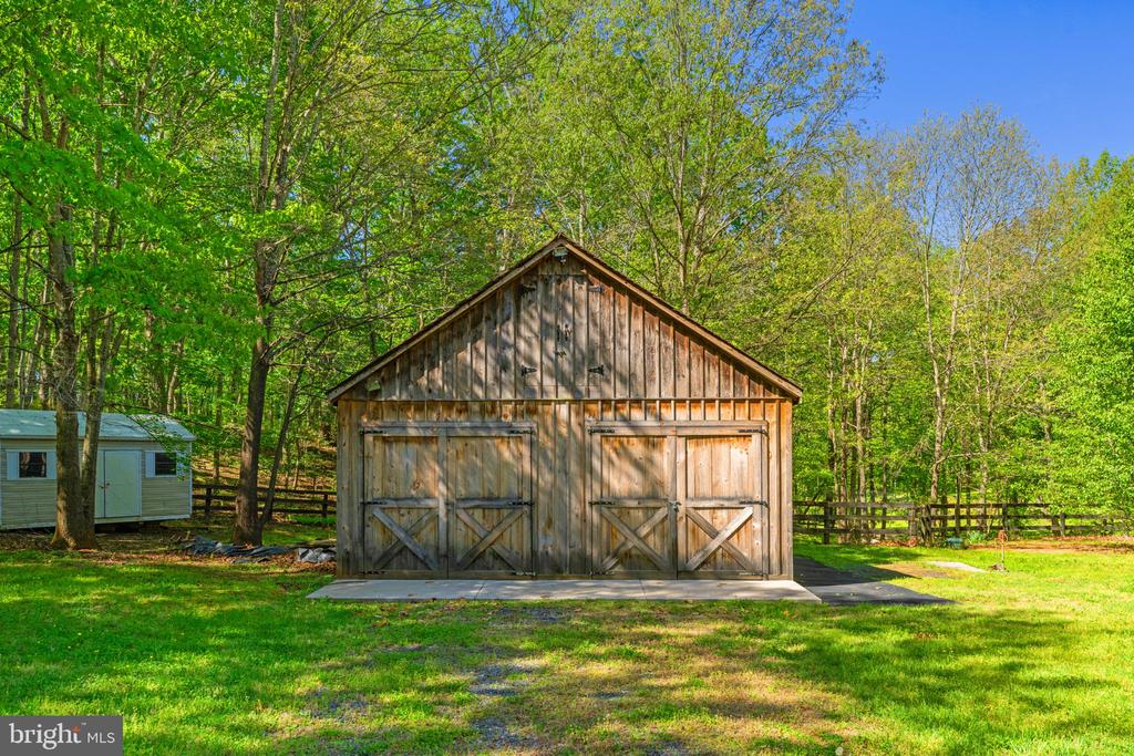 12151 DEERFIELD LN, AMISSVILLE, Virginia 20106, 3 Bedrooms Bedrooms, ,2 BathroomsBathrooms,Residential,12151 DEERFIELD LN,VAFQ2021742 MLS # VAFQ2021742