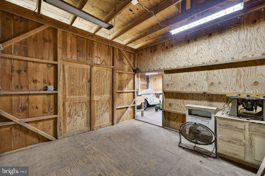 12151 DEERFIELD LN, AMISSVILLE, Virginia 20106, 3 Bedrooms Bedrooms, ,2 BathroomsBathrooms,Residential,12151 DEERFIELD LN,VAFQ2021742 MLS # VAFQ2021742