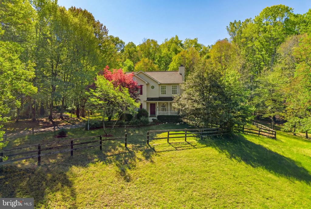 12151 DEERFIELD LN, AMISSVILLE, Virginia 20106, 3 Bedrooms Bedrooms, ,2 BathroomsBathrooms,Residential,12151 DEERFIELD LN,VAFQ2021742 MLS # VAFQ2021742