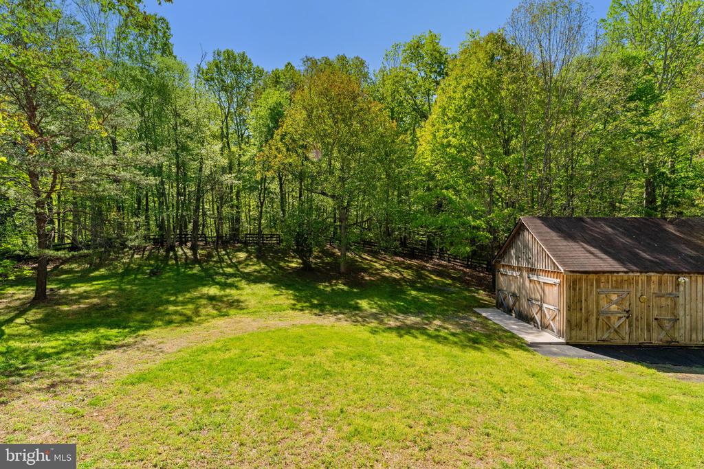 12151 DEERFIELD LN, AMISSVILLE, Virginia 20106, 3 Bedrooms Bedrooms, ,2 BathroomsBathrooms,Residential,12151 DEERFIELD LN,VAFQ2021742 MLS # VAFQ2021742