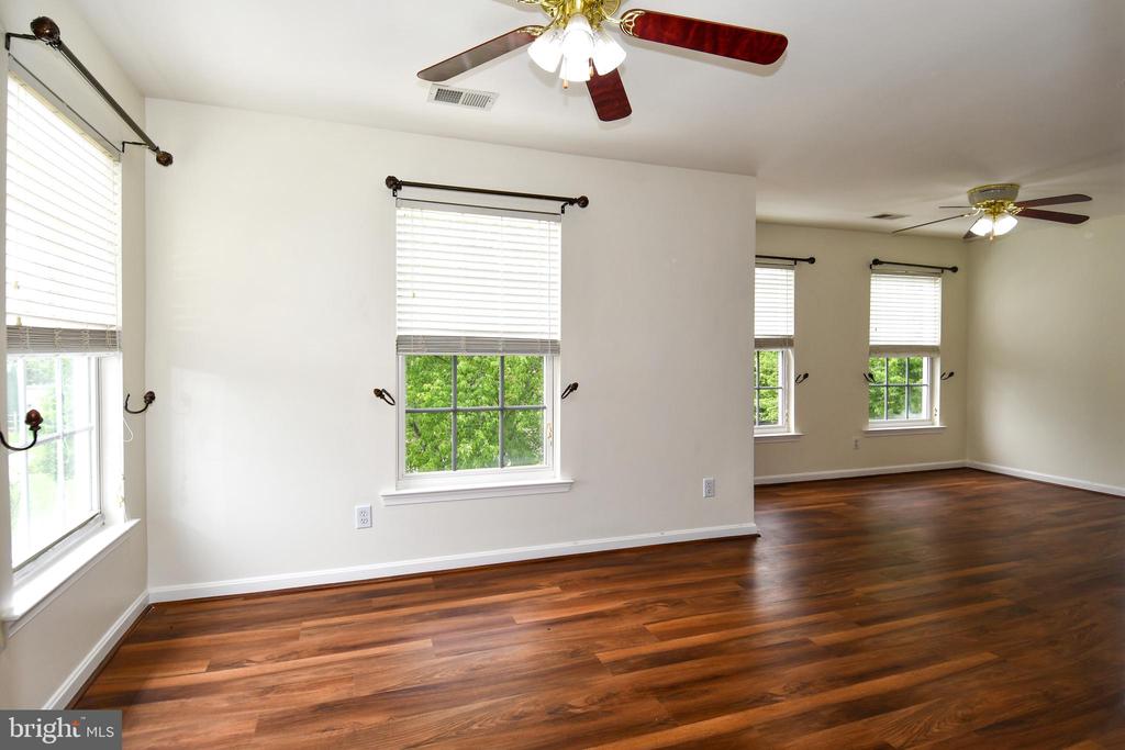 3582 DELL CT, WARRENTON, Virginia 20187, 4 Bedrooms Bedrooms, ,3 BathroomsBathrooms,Residential,3582 DELL CT,VAFQ2021802 MLS # VAFQ2021802