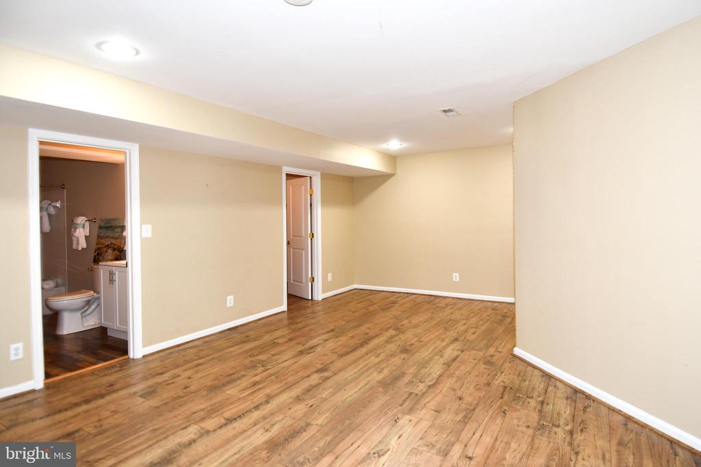 3582 DELL CT, WARRENTON, Virginia 20187, 4 Bedrooms Bedrooms, ,3 BathroomsBathrooms,Residential,3582 DELL CT,VAFQ2021802 MLS # VAFQ2021802