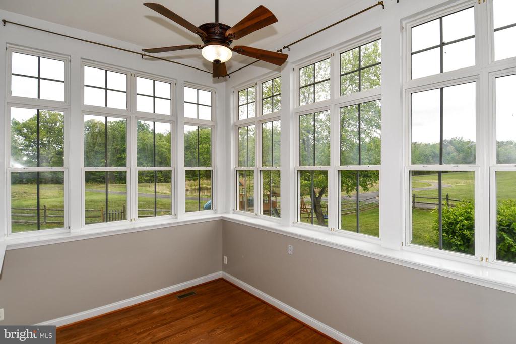 3582 DELL CT, WARRENTON, Virginia 20187, 4 Bedrooms Bedrooms, ,3 BathroomsBathrooms,Residential,3582 DELL CT,VAFQ2021802 MLS # VAFQ2021802