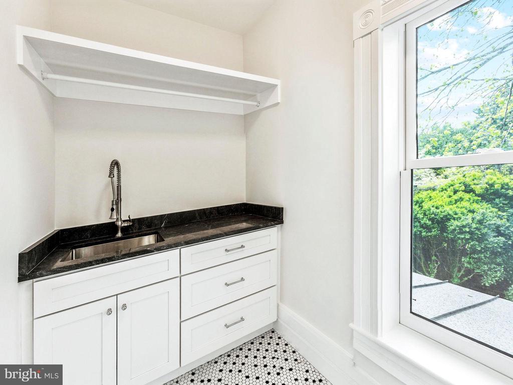 558 GAY ST, WASHINGTON, Virginia 22747, 4 Bedrooms Bedrooms, ,3 BathroomsBathrooms,Residential,558 GAY ST,VARP2002632 MLS # VARP2002632