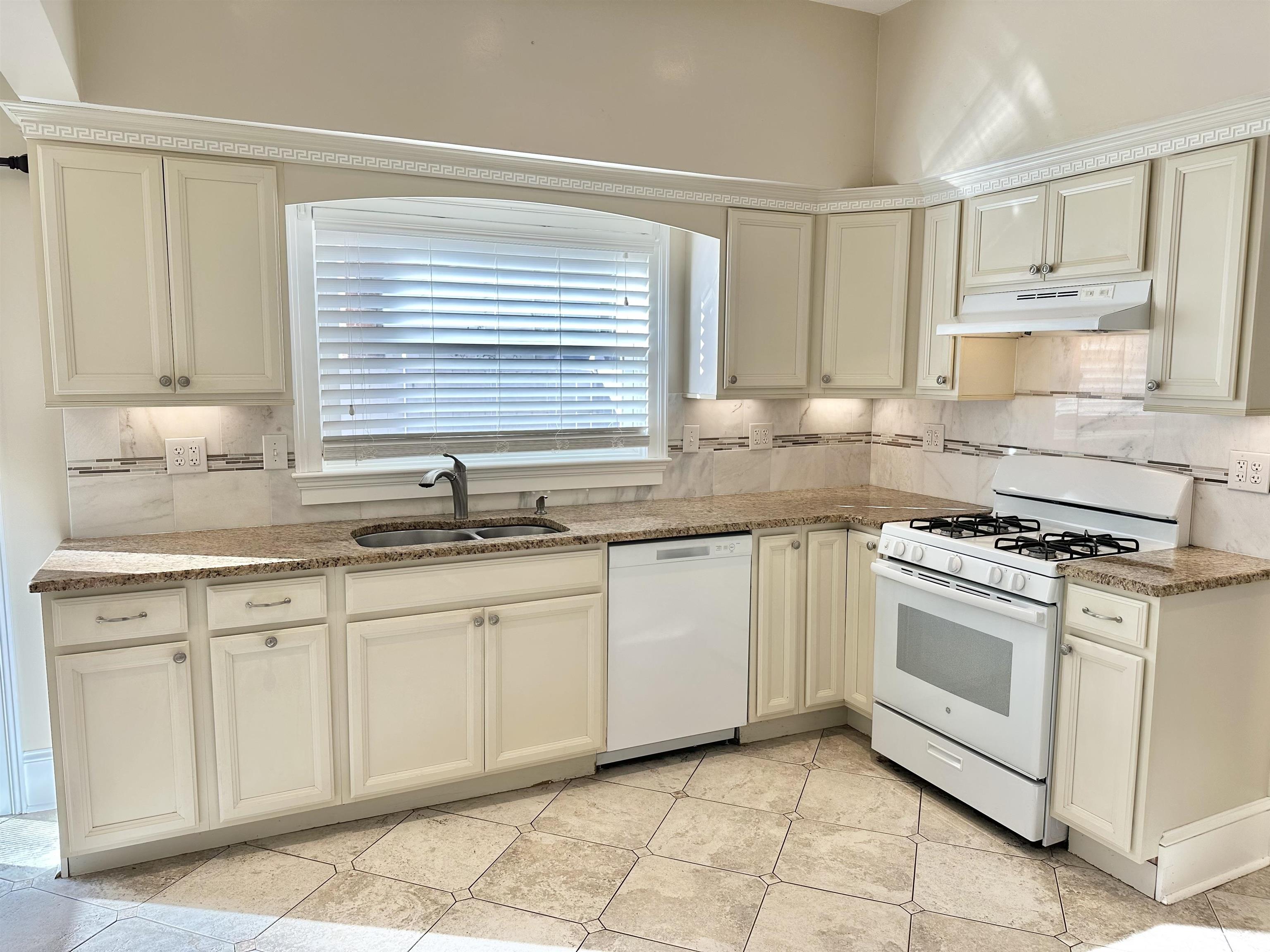 321 PINE ST, CLIFTON FORGE, Virginia 24422, 4 Bedrooms Bedrooms, ,2 BathroomsBathrooms,Residential,Remodeled Victorian on the corner of Pine and McCo,321 PINE ST,671142 MLS # 671142