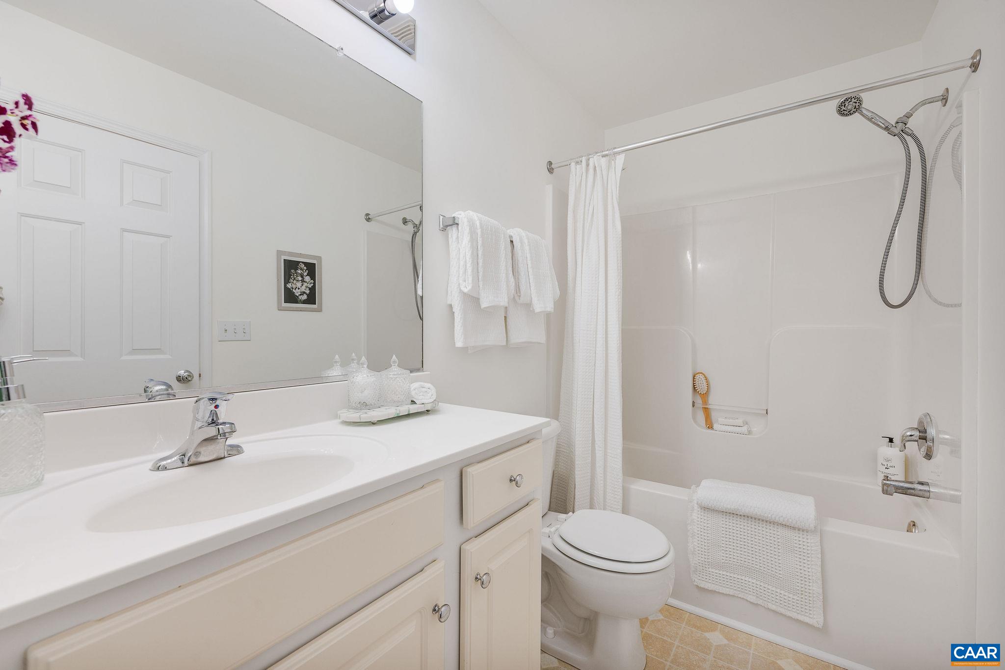 111 MELBOURNE PRK, CHARLOTTESVILLE, Virginia 22901, 2 Bedrooms Bedrooms, ,2 BathroomsBathrooms,Residential,111 MELBOURNE PRK,676161 MLS # 676161
