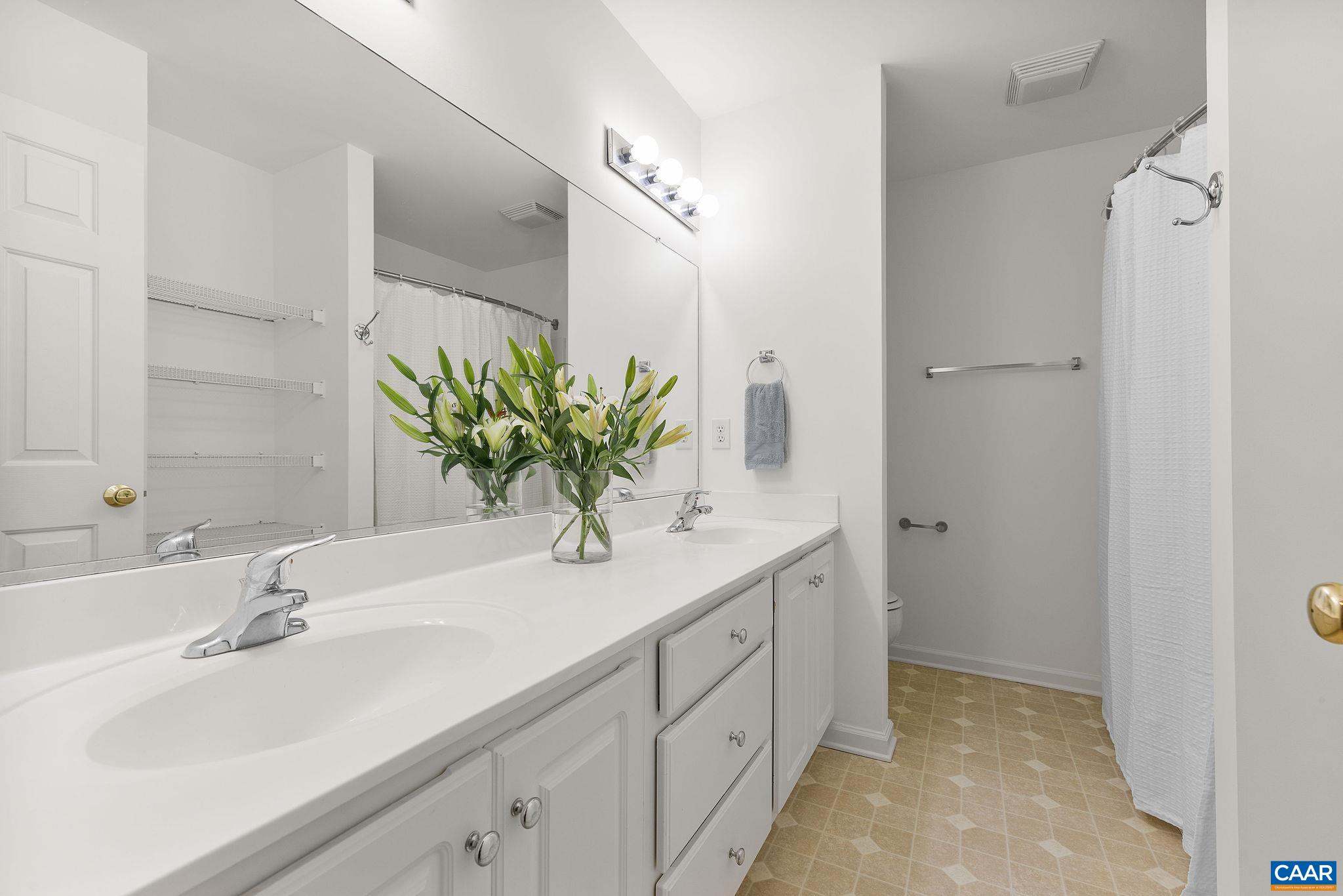 111 MELBOURNE PRK, CHARLOTTESVILLE, Virginia 22901, 2 Bedrooms Bedrooms, ,2 BathroomsBathrooms,Residential,111 MELBOURNE PRK,676161 MLS # 676161