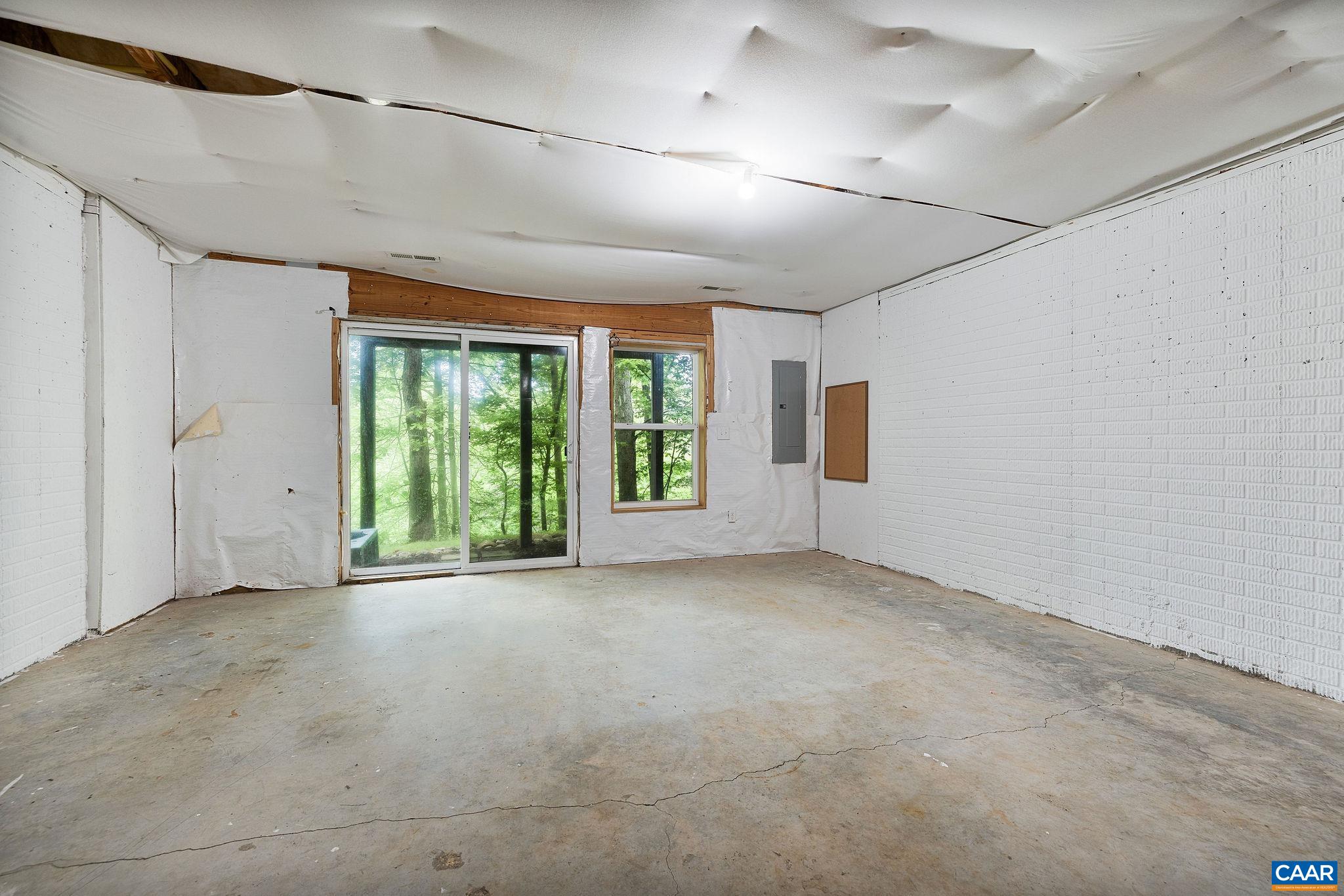 111 MELBOURNE PRK, CHARLOTTESVILLE, Virginia 22901, 2 Bedrooms Bedrooms, ,2 BathroomsBathrooms,Residential,111 MELBOURNE PRK,676161 MLS # 676161