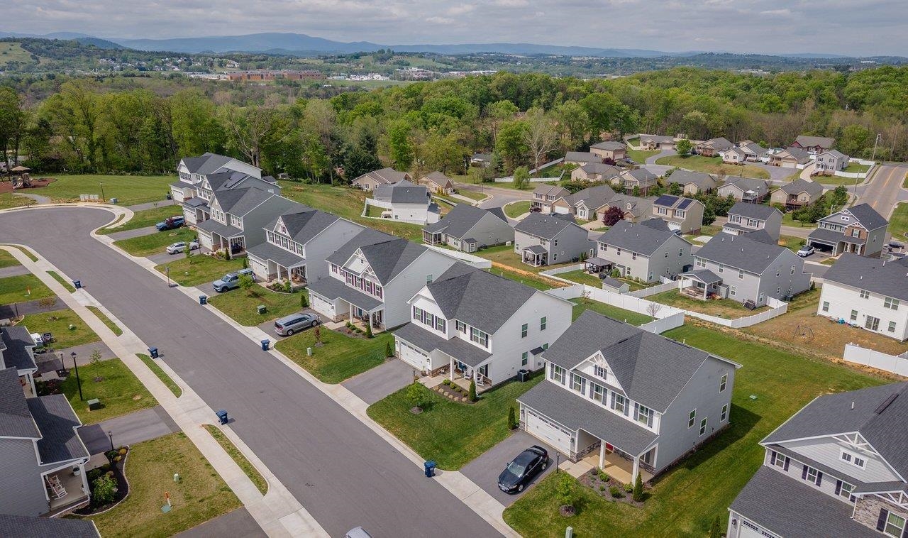 2750 RIDGE HAVEN DR, ROCKINGHAM, Virginia 22801, 4 Bedrooms Bedrooms, ,3 BathroomsBathrooms,Residential,2750 RIDGE HAVEN DR,676430 MLS # 676430