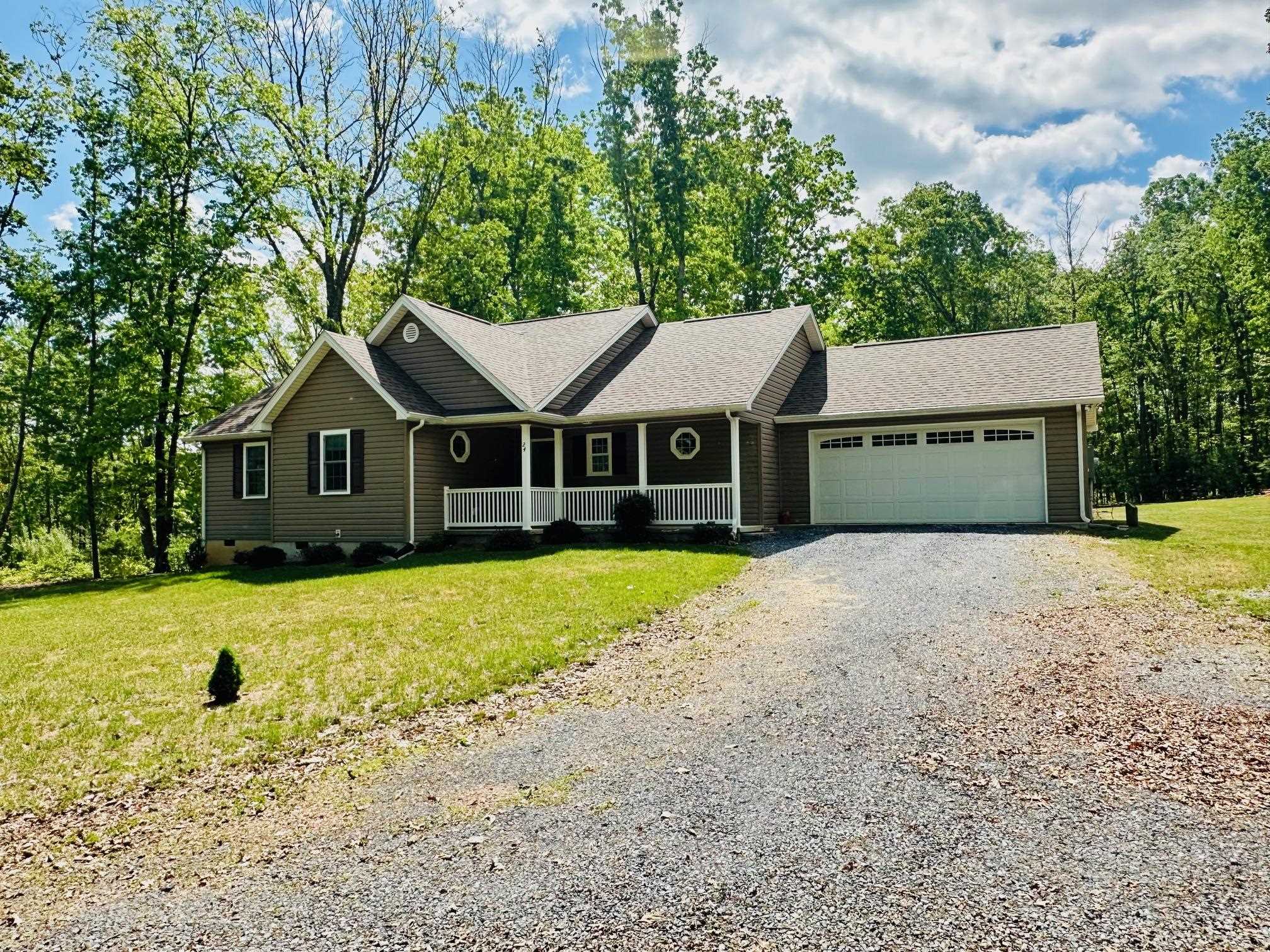 24 HOKIE LN, STUARTS DRAFT, Virginia 24477, 3 Bedrooms Bedrooms, ,2 BathroomsBathrooms,Residential,ONE LEVEL LIVING ON 1 ACRE LOT,24 HOKIE LN,676581 MLS # 676581
