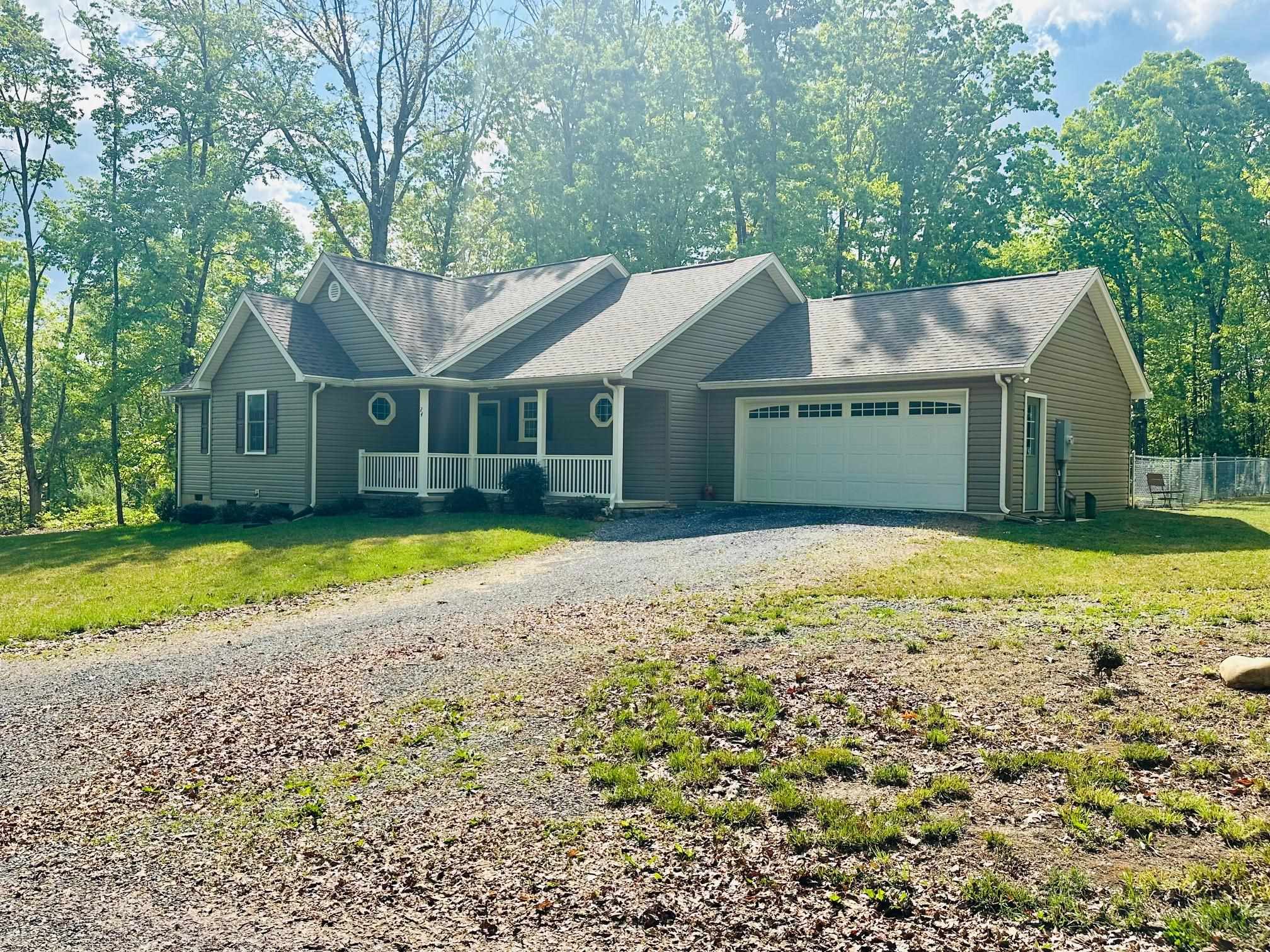 24 HOKIE LN, STUARTS DRAFT, Virginia 24477, 3 Bedrooms Bedrooms, ,2 BathroomsBathrooms,Residential,ONE LEVEL LIVING ON 1 ACRE LOT,24 HOKIE LN,676581 MLS # 676581