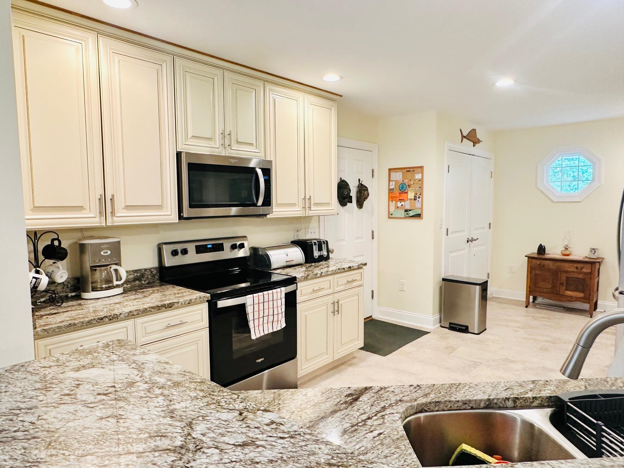 24 HOKIE LN, STUARTS DRAFT, Virginia 24477, 3 Bedrooms Bedrooms, ,2 BathroomsBathrooms,Residential,ONE LEVEL LIVING ON 1 ACRE LOT,24 HOKIE LN,676581 MLS # 676581
