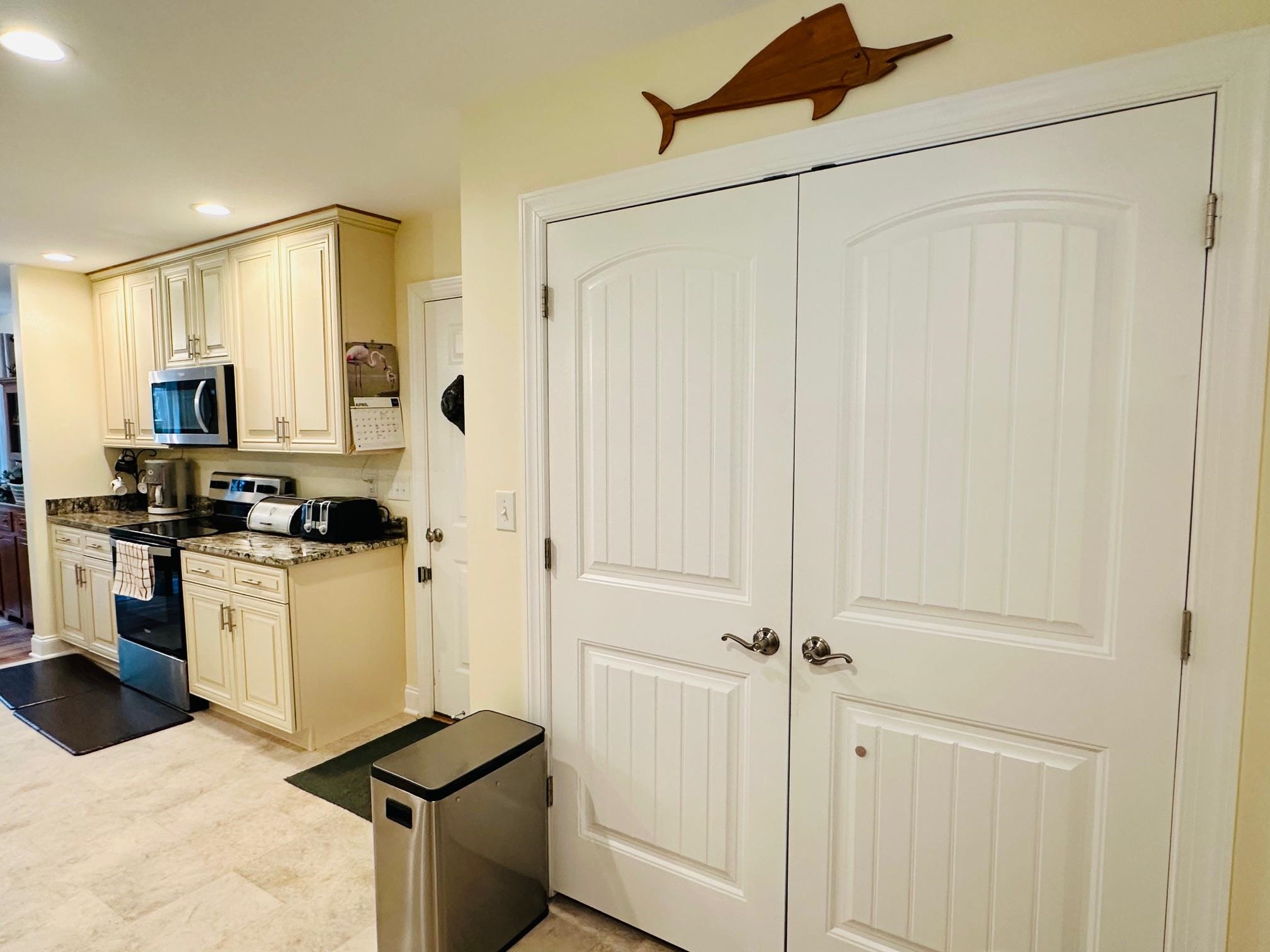 24 HOKIE LN, STUARTS DRAFT, Virginia 24477, 3 Bedrooms Bedrooms, ,2 BathroomsBathrooms,Residential,ONE LEVEL LIVING ON 1 ACRE LOT,24 HOKIE LN,676581 MLS # 676581