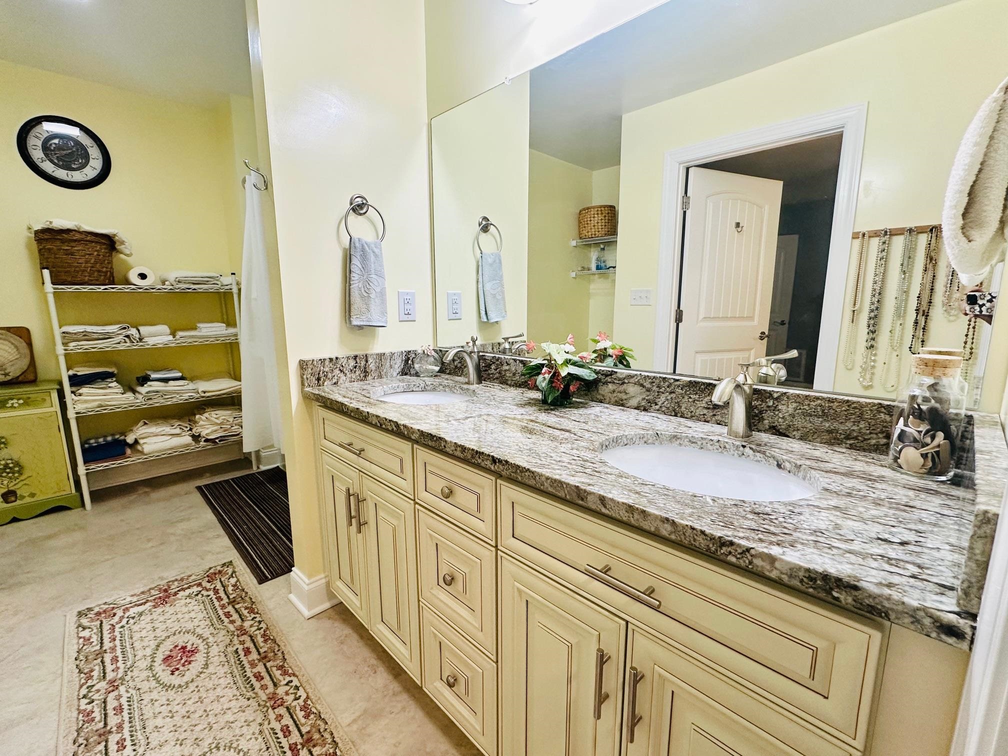24 HOKIE LN, STUARTS DRAFT, Virginia 24477, 3 Bedrooms Bedrooms, ,2 BathroomsBathrooms,Residential,ONE LEVEL LIVING ON 1 ACRE LOT,24 HOKIE LN,676581 MLS # 676581
