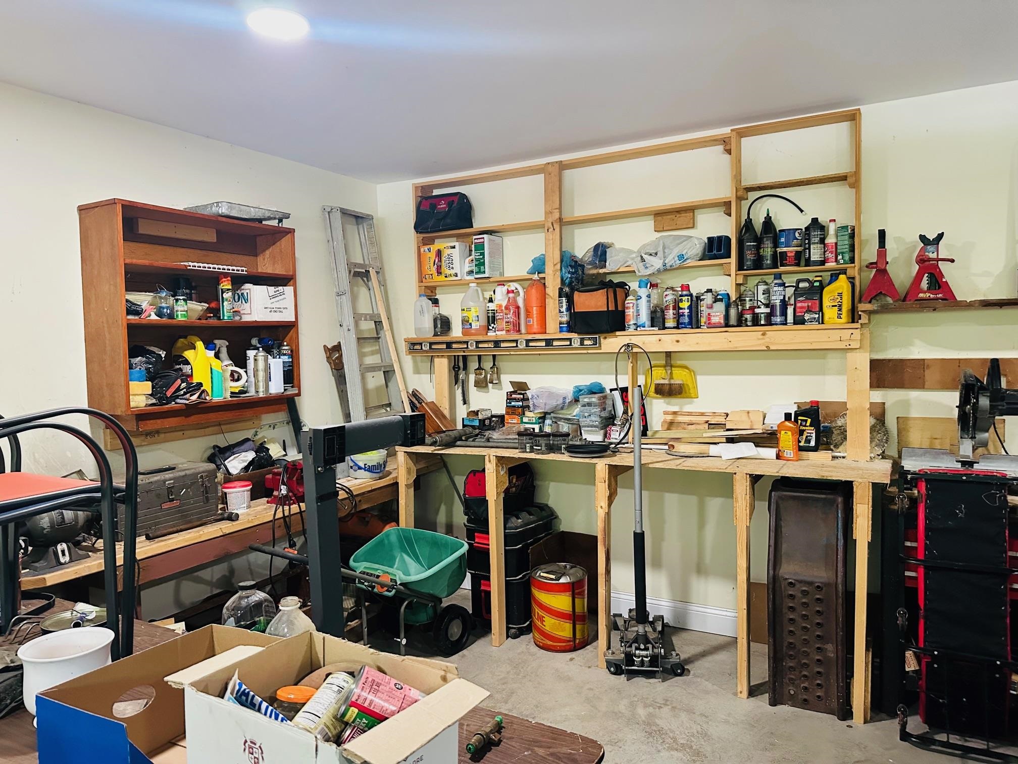 24 HOKIE LN, STUARTS DRAFT, Virginia 24477, 3 Bedrooms Bedrooms, ,2 BathroomsBathrooms,Residential,ONE LEVEL LIVING ON 1 ACRE LOT,24 HOKIE LN,676581 MLS # 676581