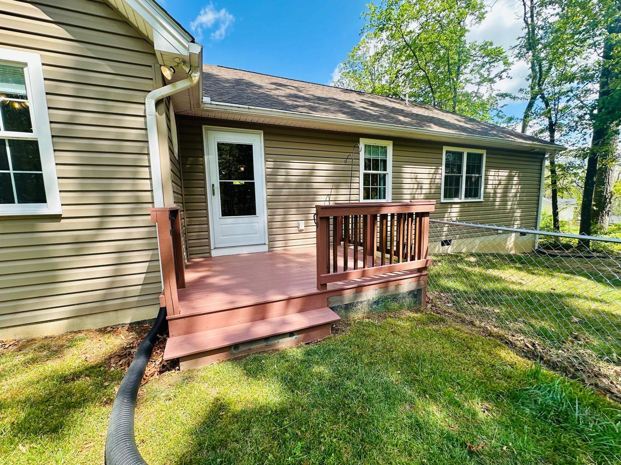 24 HOKIE LN, STUARTS DRAFT, Virginia 24477, 3 Bedrooms Bedrooms, ,2 BathroomsBathrooms,Residential,ONE LEVEL LIVING ON 1 ACRE LOT,24 HOKIE LN,676581 MLS # 676581