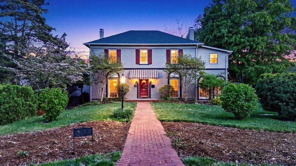 522 CHESTNUT AVE, WAYNESBORO, Virginia 22980, 4 Bedrooms Bedrooms, ,3 BathroomsBathrooms,Residential,522 CHESTNUT AVE,676587 MLS # 676587