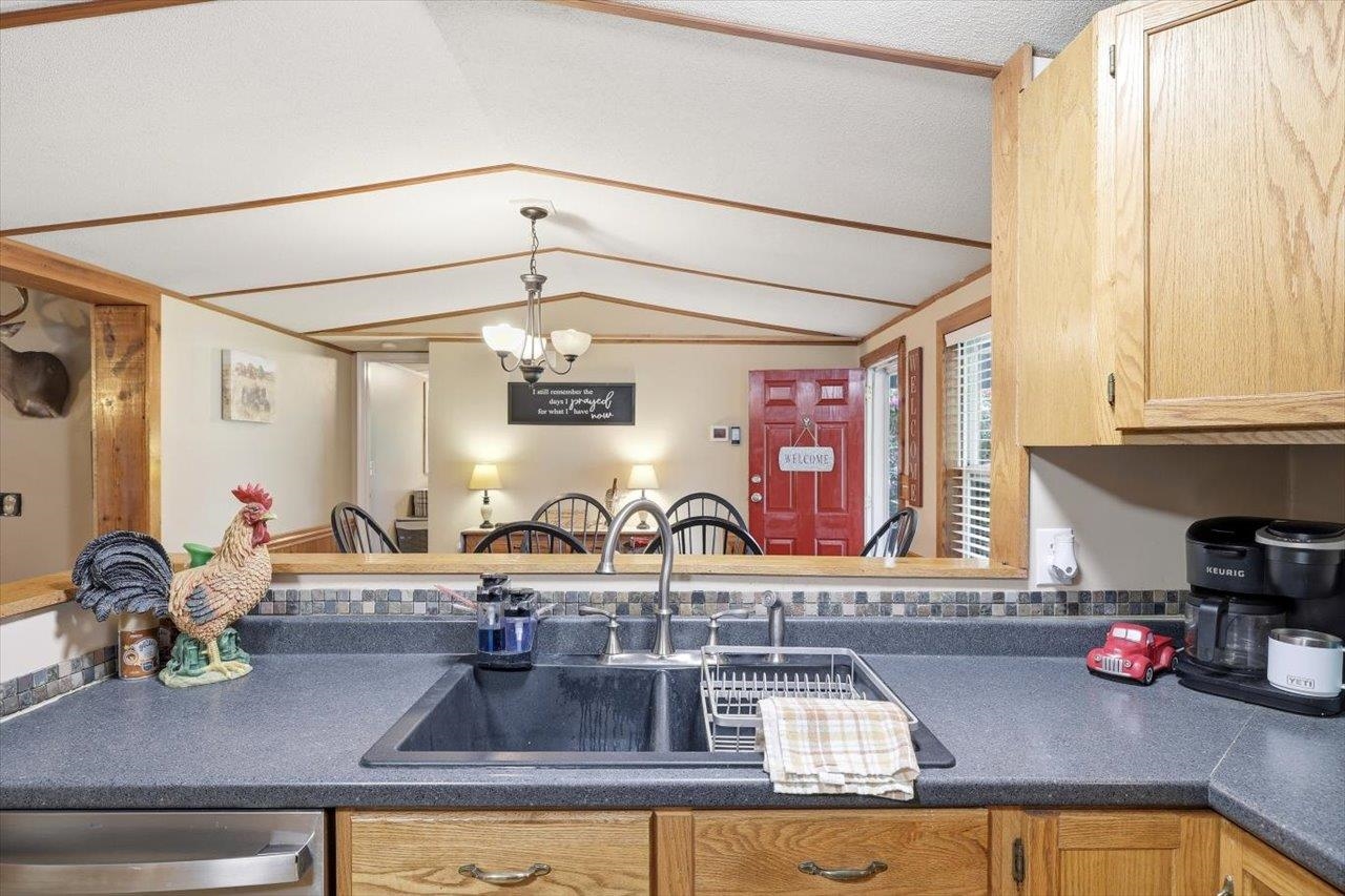 406 TRAYFOOT RD, GROTTOES, Virginia 24441, 3 Bedrooms Bedrooms, ,2 BathroomsBathrooms,Residential,406 TRAYFOOT RD,676591 MLS # 676591