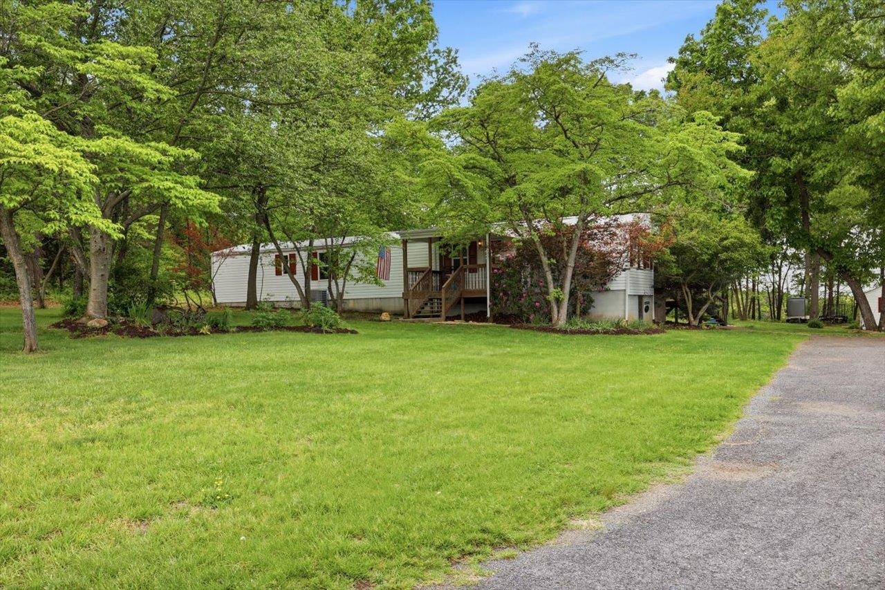 406 TRAYFOOT RD, GROTTOES, Virginia 24441, 3 Bedrooms Bedrooms, ,2 BathroomsBathrooms,Residential,406 TRAYFOOT RD,676591 MLS # 676591