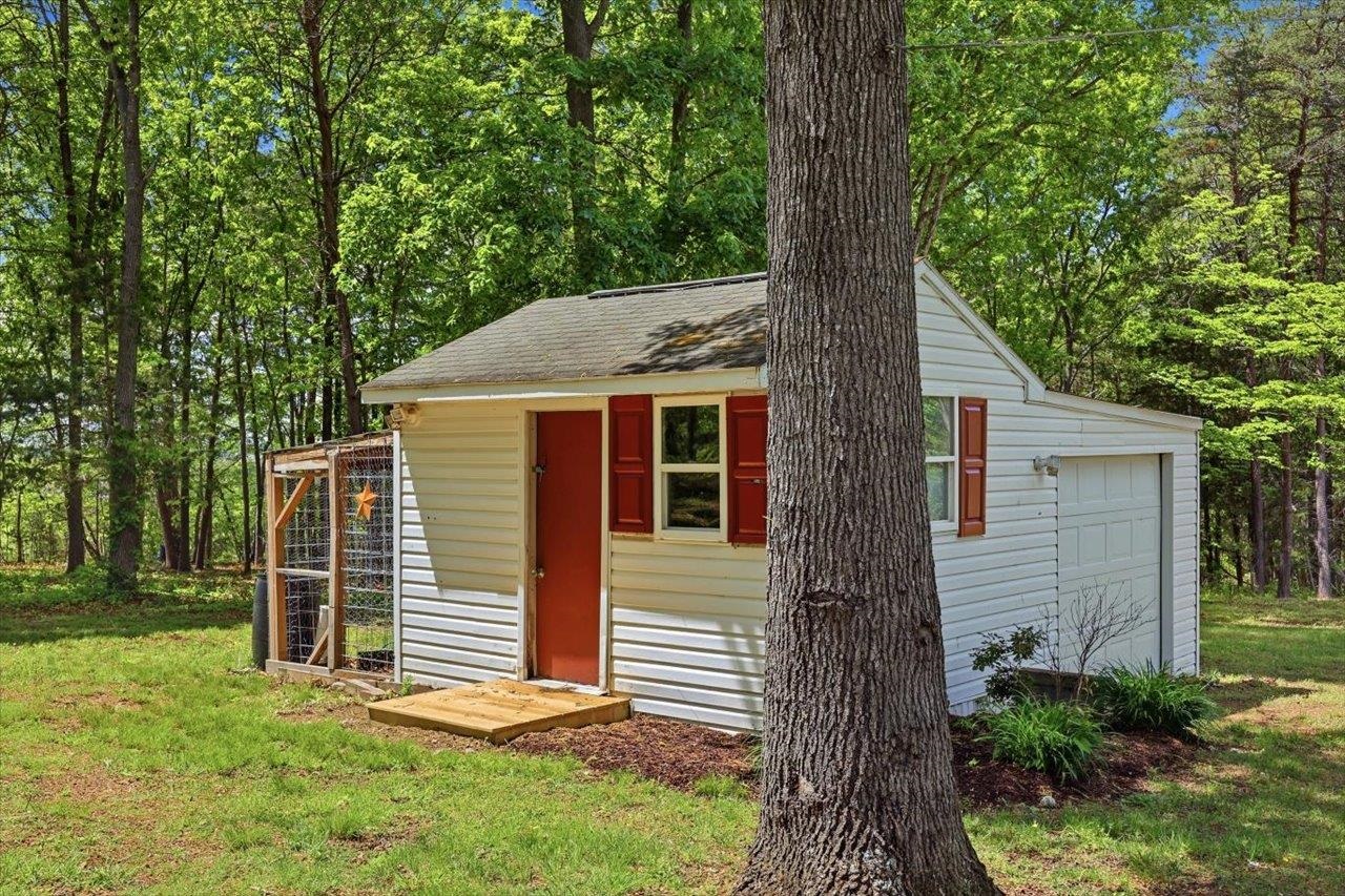 406 TRAYFOOT RD, GROTTOES, Virginia 24441, 3 Bedrooms Bedrooms, ,2 BathroomsBathrooms,Residential,406 TRAYFOOT RD,676591 MLS # 676591