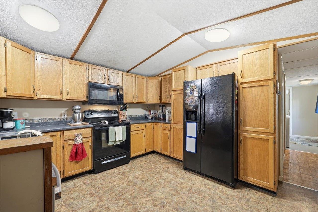 406 TRAYFOOT RD, GROTTOES, Virginia 24441, 3 Bedrooms Bedrooms, ,2 BathroomsBathrooms,Residential,406 TRAYFOOT RD,676591 MLS # 676591