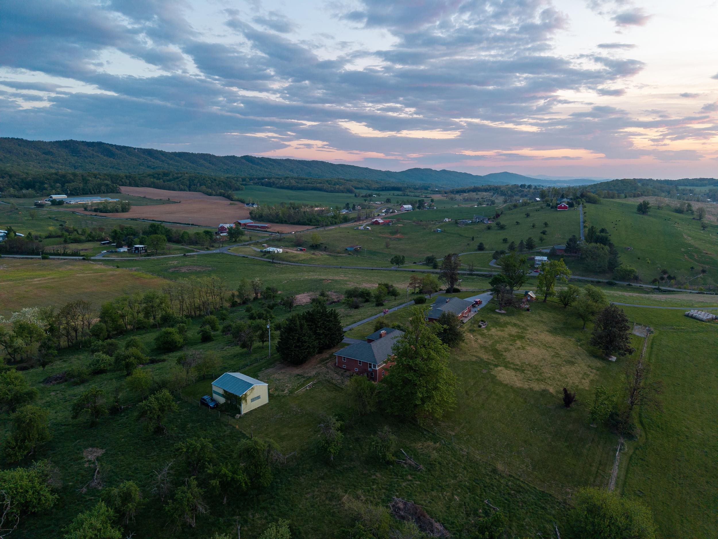 7133 TURLEYTOWN RD, SINGERS GLEN, Virginia 22850, 3 Bedrooms Bedrooms, ,2 BathroomsBathrooms,Residential,7133 TURLEYTOWN RD,676565 MLS # 676565